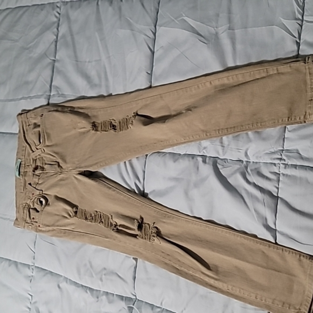 Karlie‎ Khaki Ripped Jeans. Juniors 26/3. Gently Used, Great Condition.